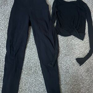 Alo airbrush leggings and crop top size small